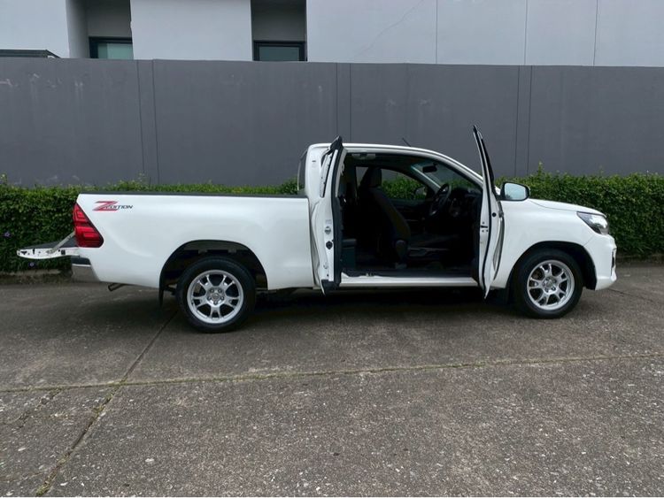 Toyota Hilux Revo 2019.0 มือสอง ดีเซล ไมล์  เช็กศูนย์ทุกระยะ สภาพนางฟ้า - Image 3