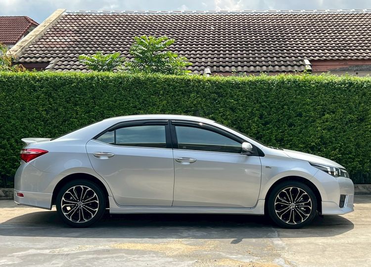 Toyota Altis 2015.0 มือสอง เบนซิน ไมล์  รถบ้านแท้ เช็กศูนย์ทุกระยะ - Image 4