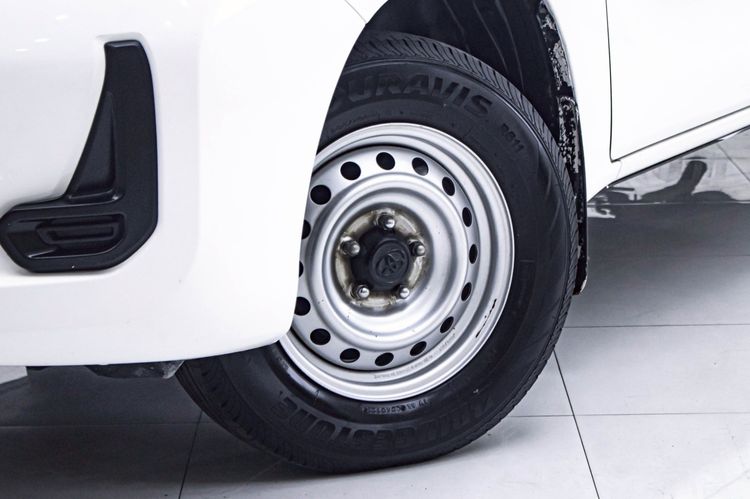 Toyota Hilux Revo 2020.0 มือสอง ดีเซล ไมล์  เช็กศูนย์ทุกระยะ ไม่เคยชน - Image 4