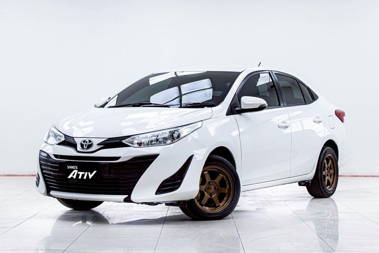 Toyota Yaris ATIV 2017.0 มือสอง เบนซิน ไมล์ เครดิตดีออกรถ 0 บาท ราคาถูก - Image 4