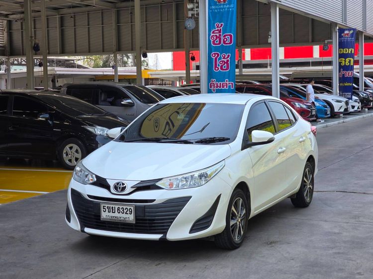 Toyota Yaris ATIV 2019.0 มือสอง เบนซิน ไมล์ ไมล์แท้ เครดิตดีออกรถ 0 บาท - Image 3