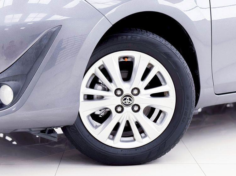 Toyota Yaris ATIV 2018.0 มือสอง เบนซิน ไมล์  เครดิตดีออกรถ 0 บาท เช็กศูนย์ทุกระยะ - Image 4