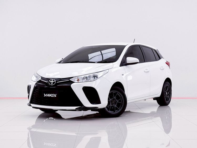 Toyota Yaris 2022.0 มือสอง เบนซิน ไมล์ ฟรีดาวน์ เช็กศูนย์ทุกระยะ