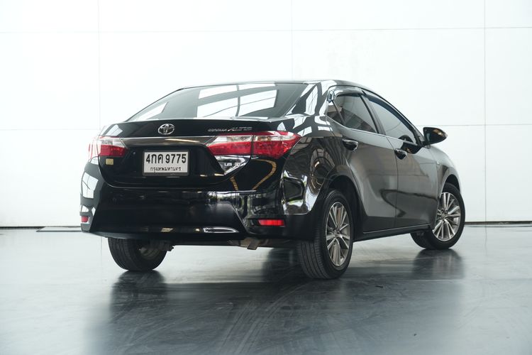 Toyota Altis 2014.0 มือสอง เบนซิน ไมล์  เครดิตดีออกรถ 0 บาท ฟรีดาวน์ - Image 4