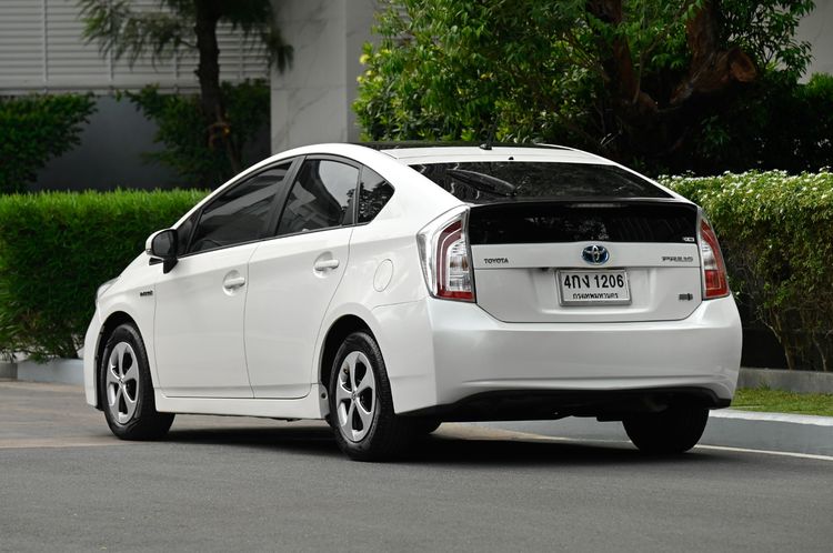 Toyota Prius 2013.0 มือสอง ไฮบริด ไมล์  เครดิตดีออกรถ 0 บาท ไม่เคยชน - Image 3