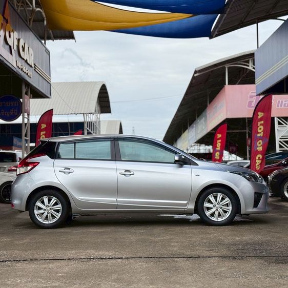 Toyota Yaris 2017.0 มือสอง เบนซิน ไมล์ เช็กศูนย์ทุกระยะ ไมล์แท้ - Image 3