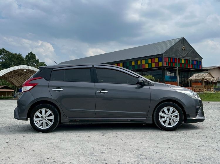 Toyota Yaris 2017.0 มือสอง เบนซิน ไมล์ เครดิตดีออกรถ 0 บาท รถบ้านแท้ - Image 4