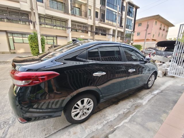 Toyota Yaris ATIV 2018.0 มือสอง เบนซิน ไมล์  สภาพนางฟ้า เช็กศูนย์ทุกระยะ - Image 3