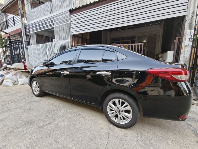 Toyota Yaris ATIV 2018.0 มือสอง เบนซิน ไมล์  สภาพนางฟ้า เช็กศูนย์ทุกระยะ - Image 4